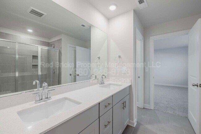 Building Photo - 11910 Silverheel Ln