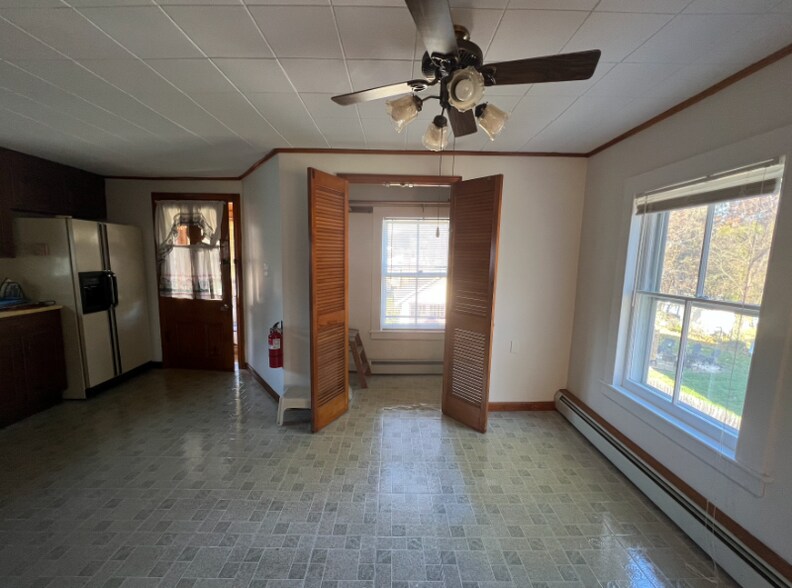 Building Photo - 416 Front St