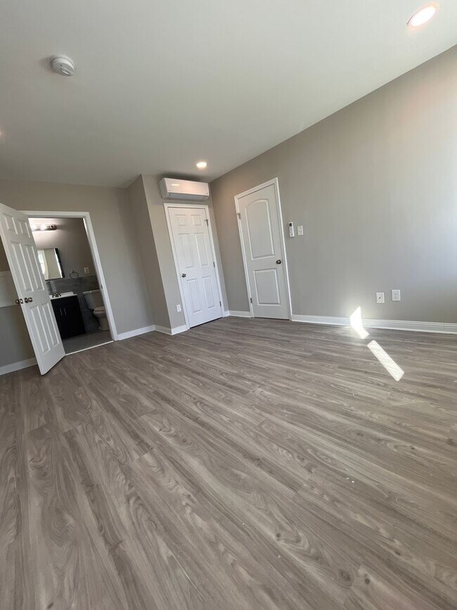 Building Photo - Ventnor Beach Lofts