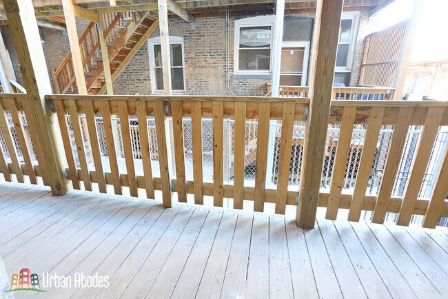 Building Photo - 4415 N Wolcott Ave