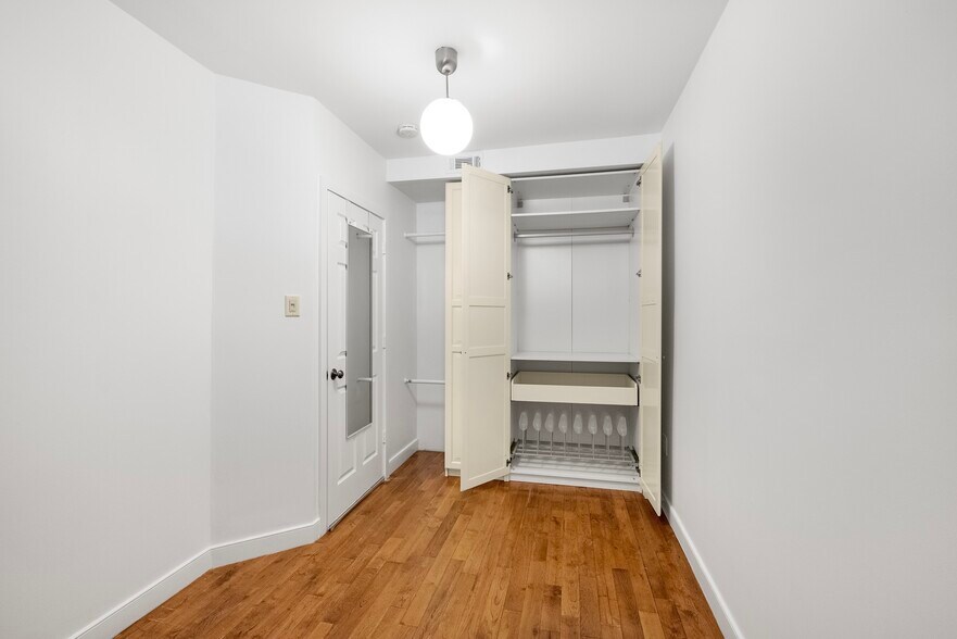 Building Photo - 532 S 15th St