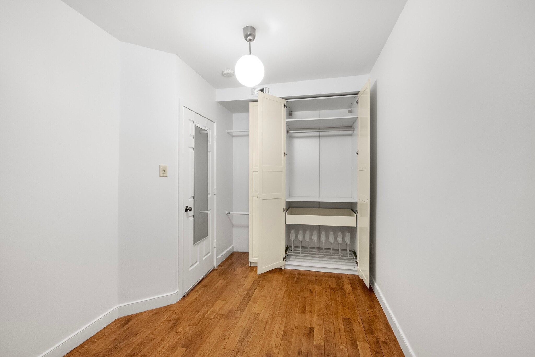 Building Photo - 532 S 15th St