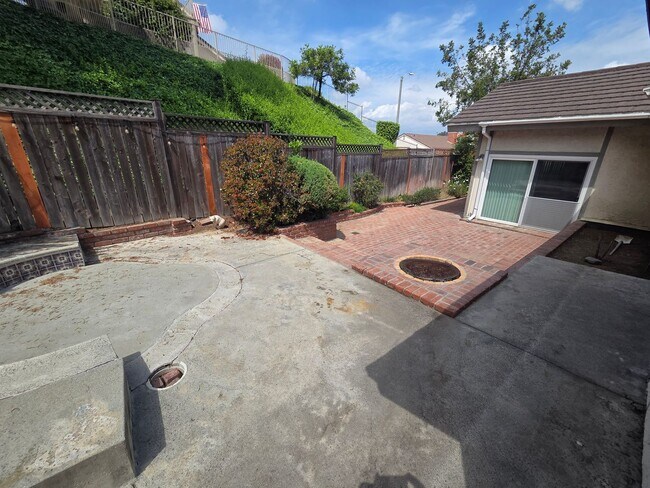 Building Photo - Stunning Via Verde home!