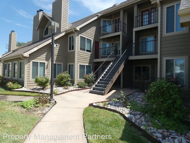 Building Photo - 2 br, 1 bath House - 10011 E Boston #104