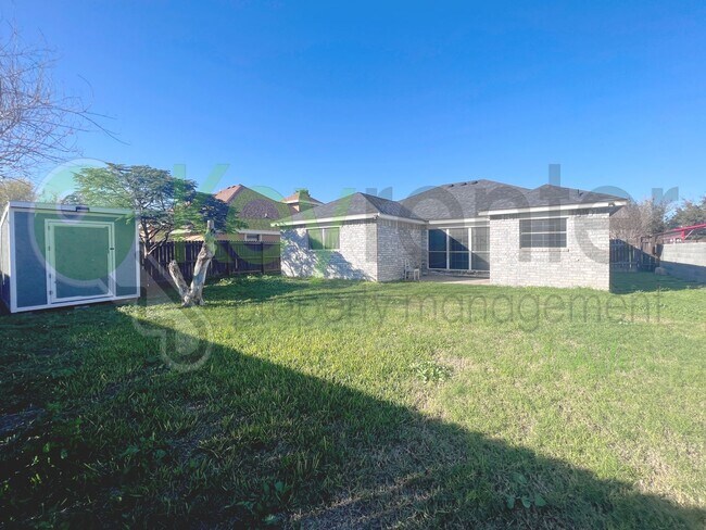 Building Photo - Beautiful 4B/2B Home in Pharr