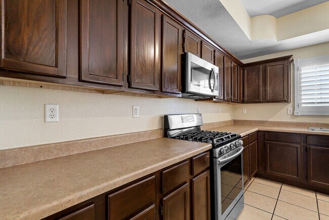 Building Photo - 14180 Robert Ituarte Dr