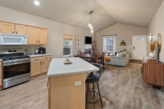 Building Photo - 20657 Beaumont Dr