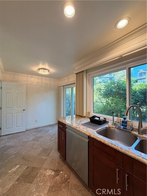 Building Photo - 77 Cottonwood Cir