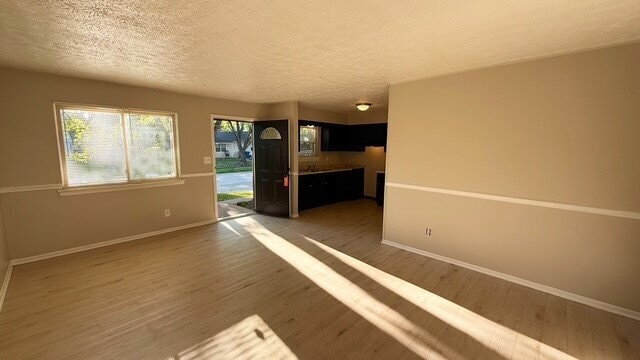 Building Photo - EASTSIDE - 3 BEDROOM RANCH HOME AVAILABLE NOW!
