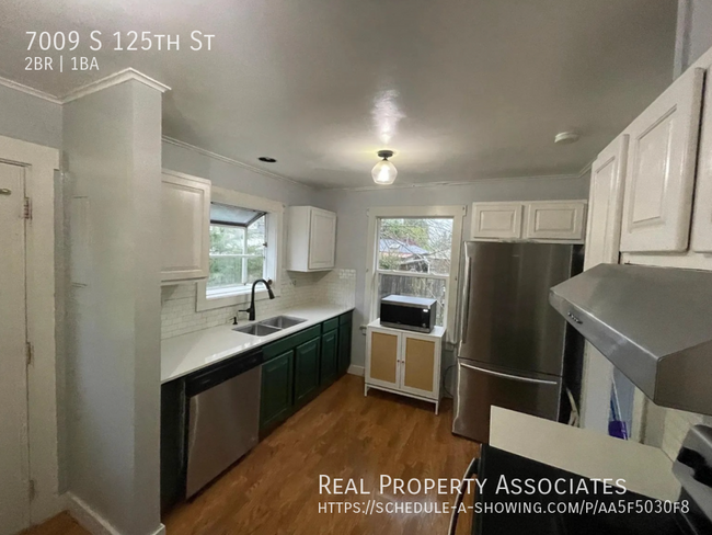 Building Photo - 7009 S 125th St