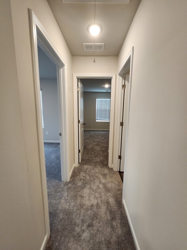 Building Photo - 936 Powder Crk Dr