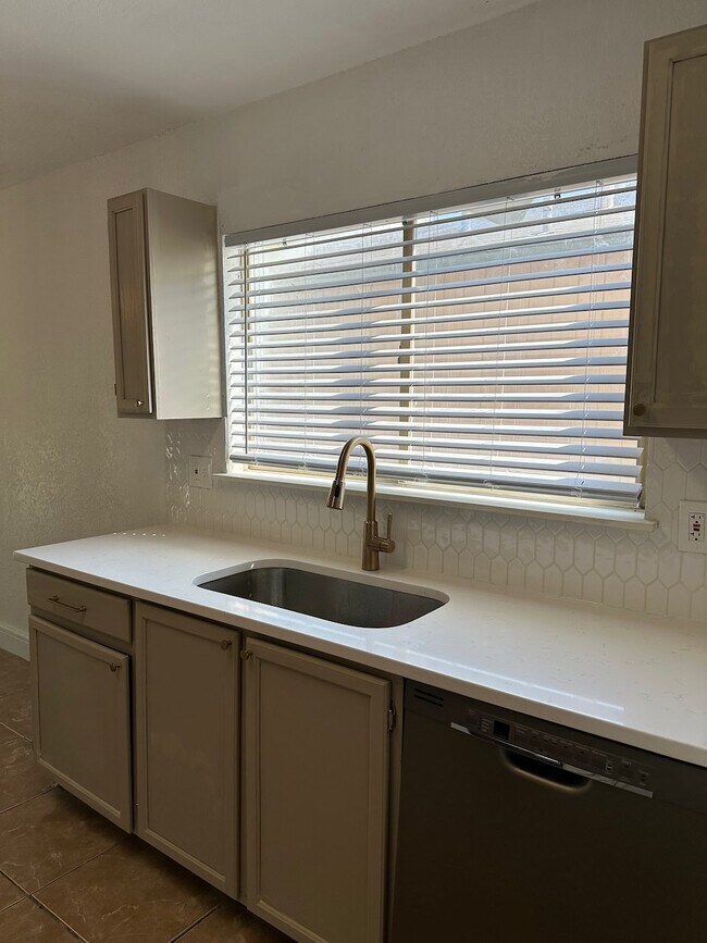 Building Photo - 3122 Opal Fld Dr