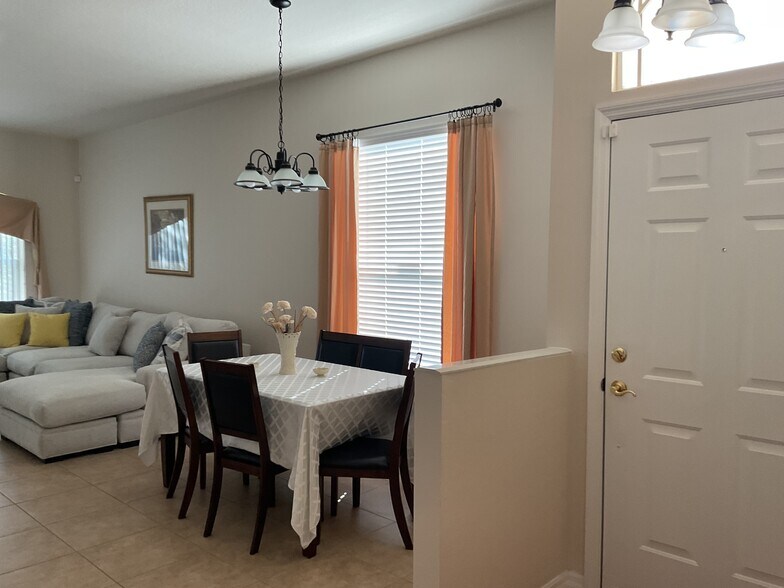 Dining room - 2717 Tottenham Dr