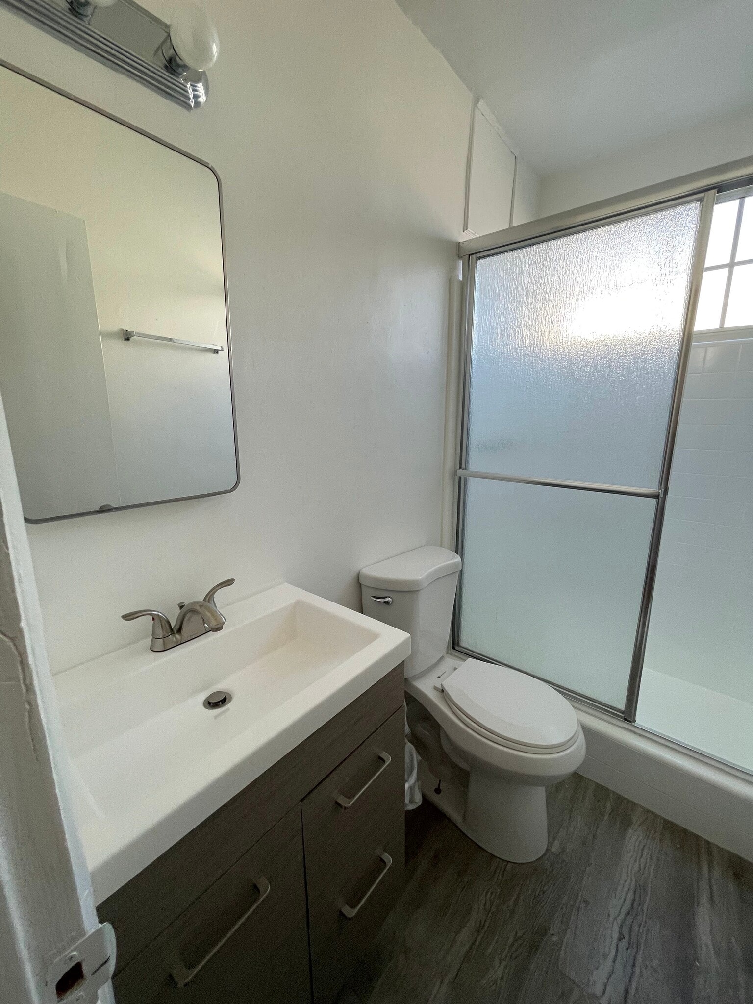 Building Photo - 2901 Kenwood Ave