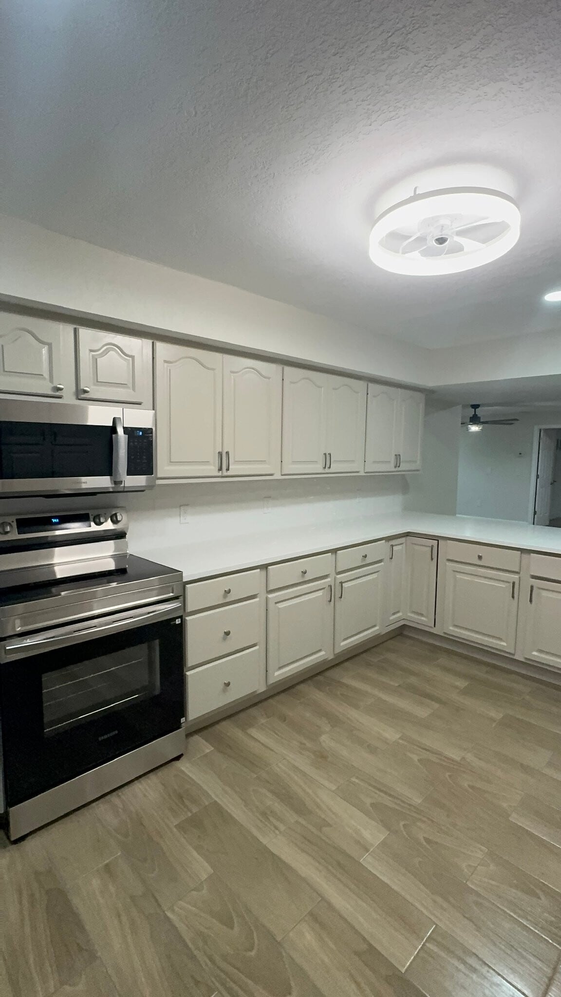 Building Photo - 7409 Lake Forest Cir