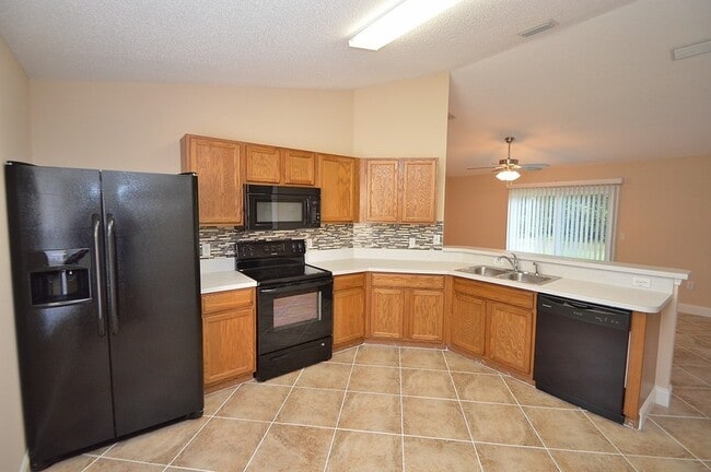 Building Photo - 5 Richfield Ln