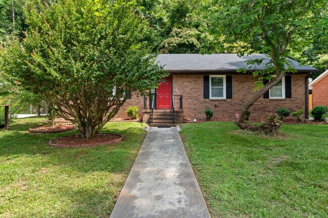 Building Photo - Introducing a newly renovated 3 bedroom, 2...