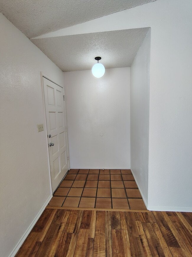 Building Photo - 1313 Floyd Ave