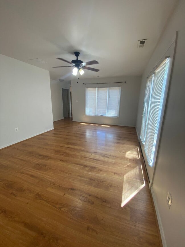 Building Photo - 3 bedroom, 2 bath single family home in Ab...