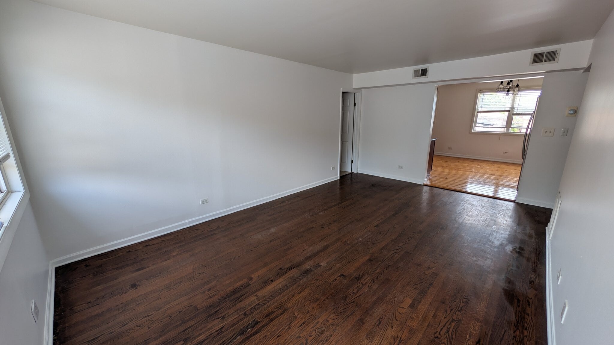 Building Photo - 2654 W Rascher Ave