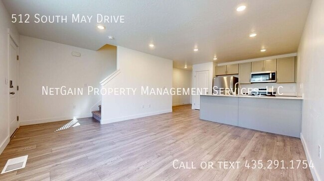 Building Photo - 512 May Dr