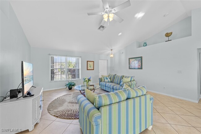 Building Photo - 1709 SW 15th Pl
