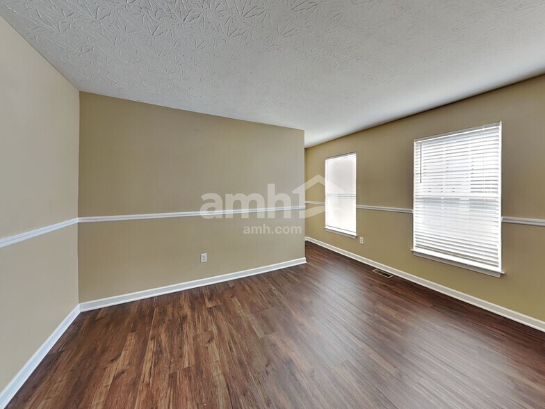 Building Photo - 5490 Appaloosa Cir