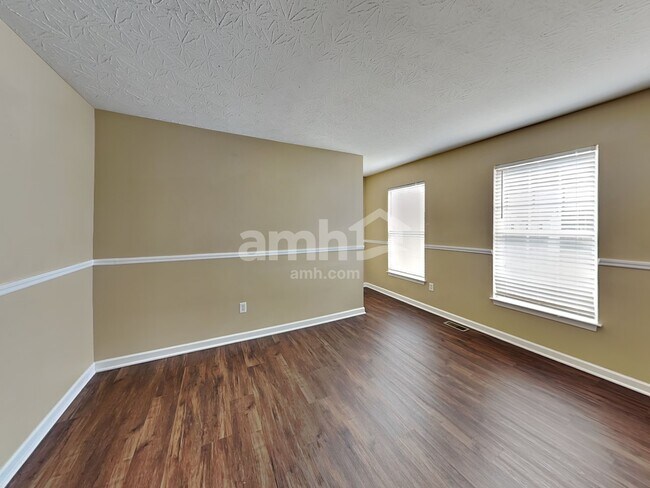 Building Photo - 5490 Appaloosa Cir