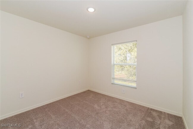 Building Photo - 3702 NW 48th St