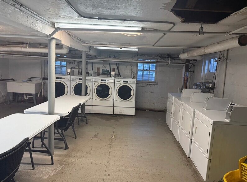 Building Photo - 511 Brooklawn Ave