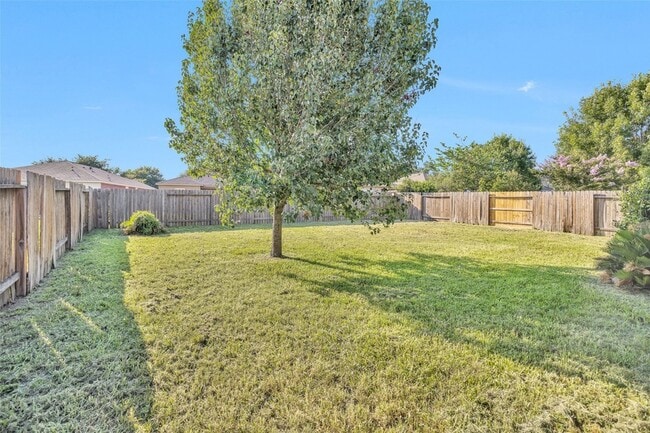 Building Photo - 30831 W Lost Creek Blvd