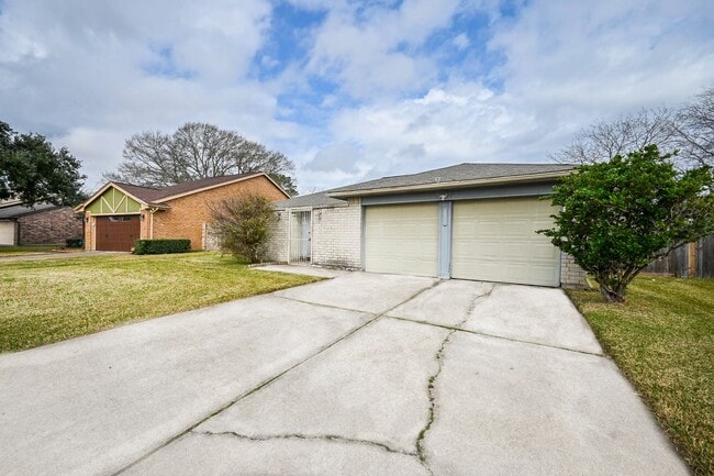 Building Photo - 1114 Blue Diamond Dr