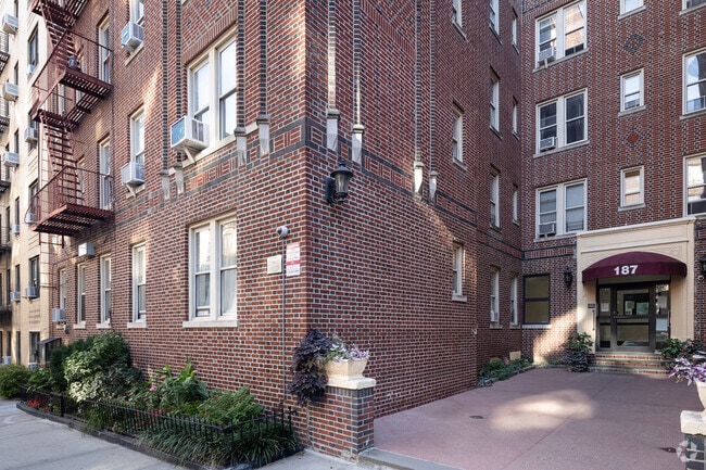 Entrance - 187 Pinehurst Avenue