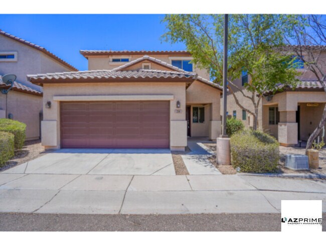 Building Photo - Discover this charming 3/2.5 townhome in Phoenix!
