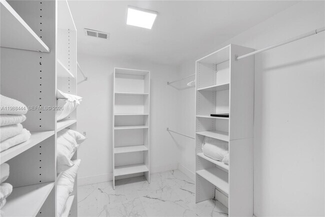 Building Photo - 1247 Jackson St