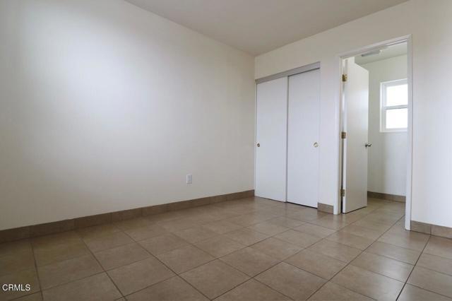 Building Photo - 1263 S Oxnard Blvd