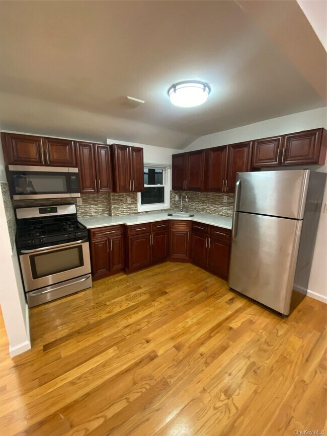 Building Photo - 122-07 142nd Pl