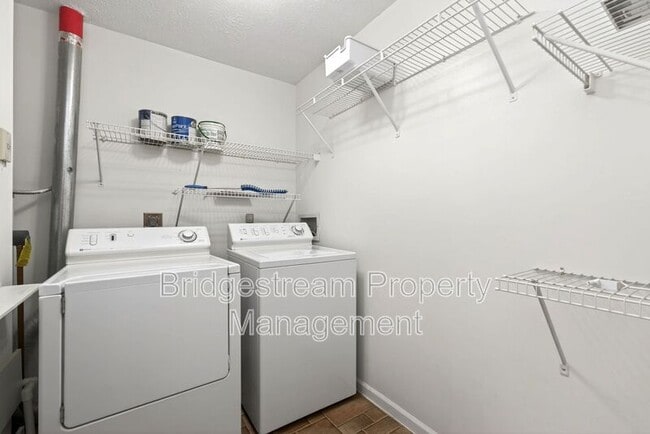 Building Photo - 6591 Brigham Sq