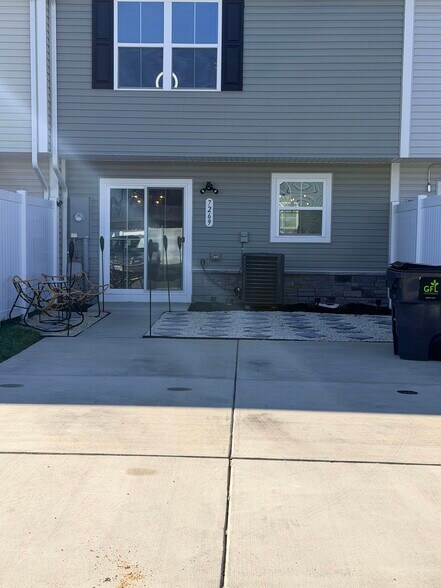 Building Photo - 7269 Statesman Blvd