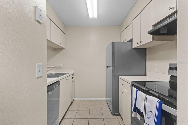 Building Photo - 14419 Hanging Moss Cir