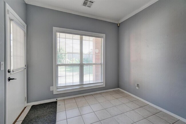 Building Photo - 1209 SW 113th St