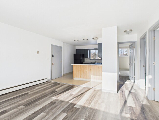 Building Photo - 829 17th Ave