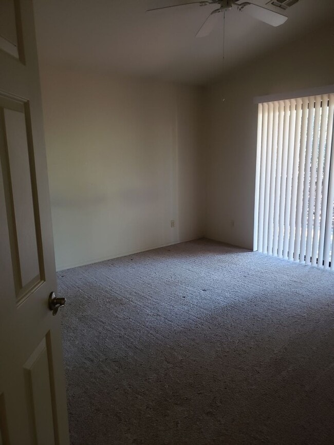 Building Photo - 2 bed / 2 bath - 2 car attached garage