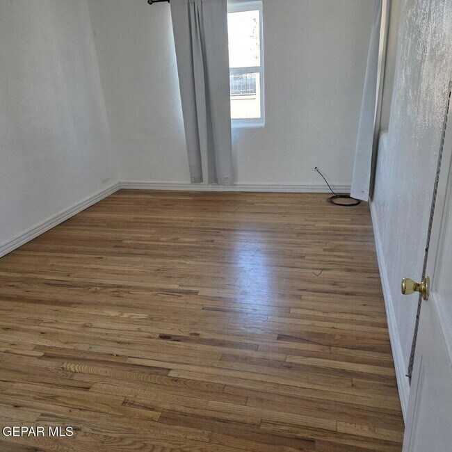 Building Photo - 4642 Walter Ln