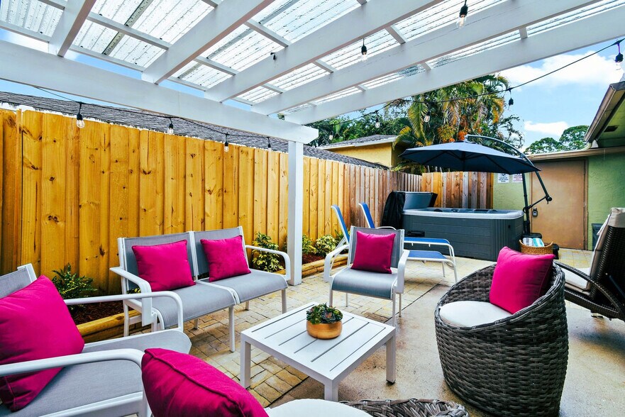 Building Photo - 9130 E Highland Pines Blvd