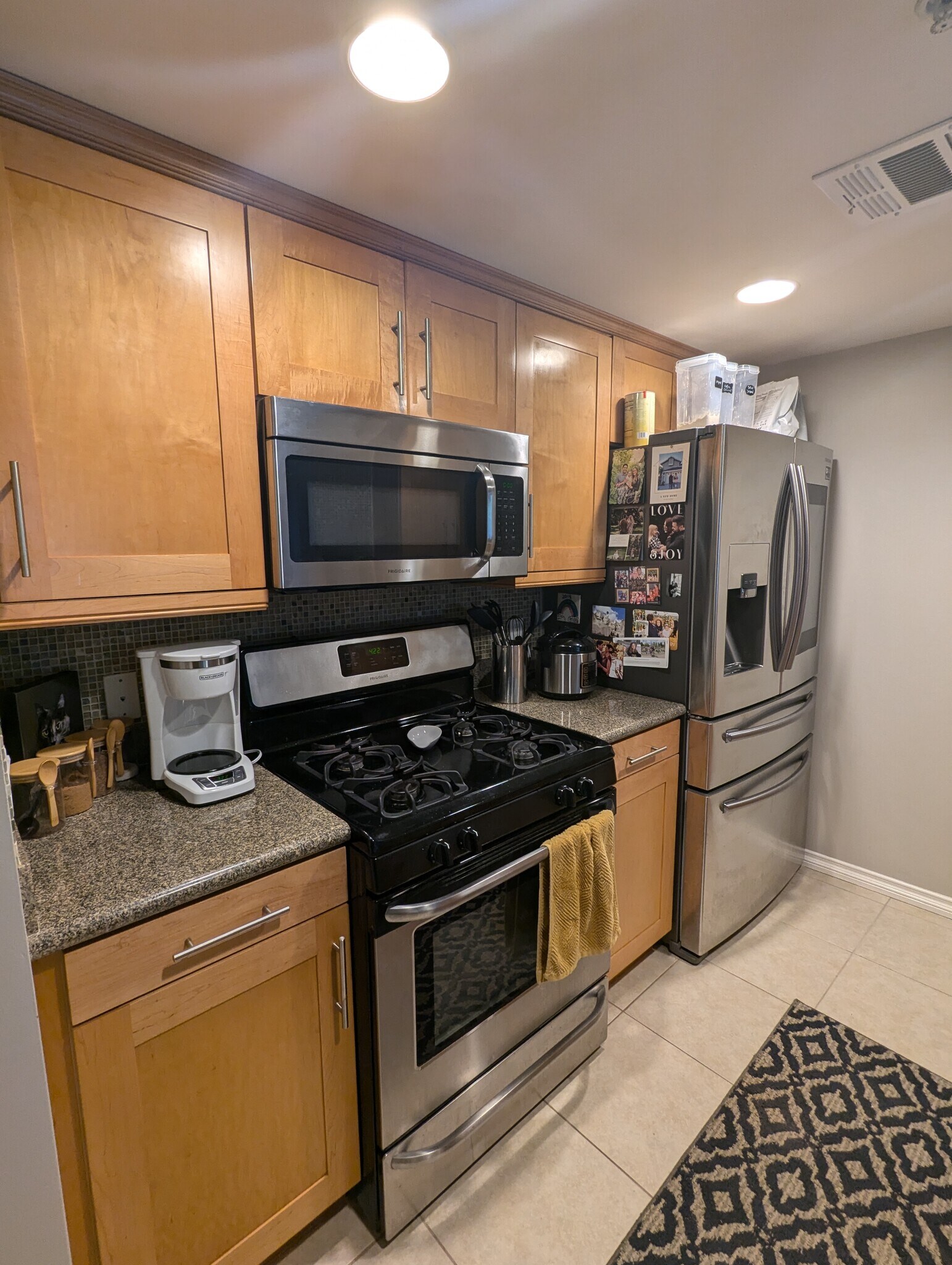 Kitchen - 7100 Alvern St