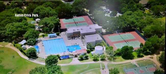 Building Photo - 13301 Tamayo Dr