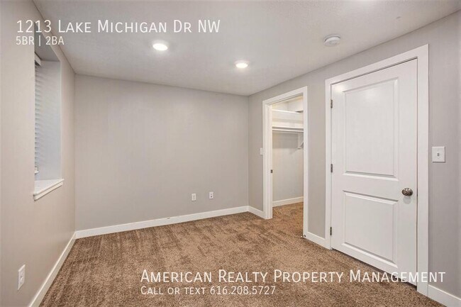 Building Photo - 1213 Lake Michigan Dr NW