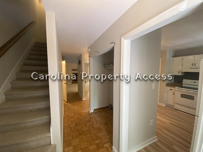 Building Photo - 33 Willow Bridge Dr