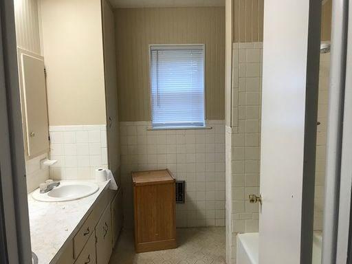 Building Photo - 1466 Yorktown Dr